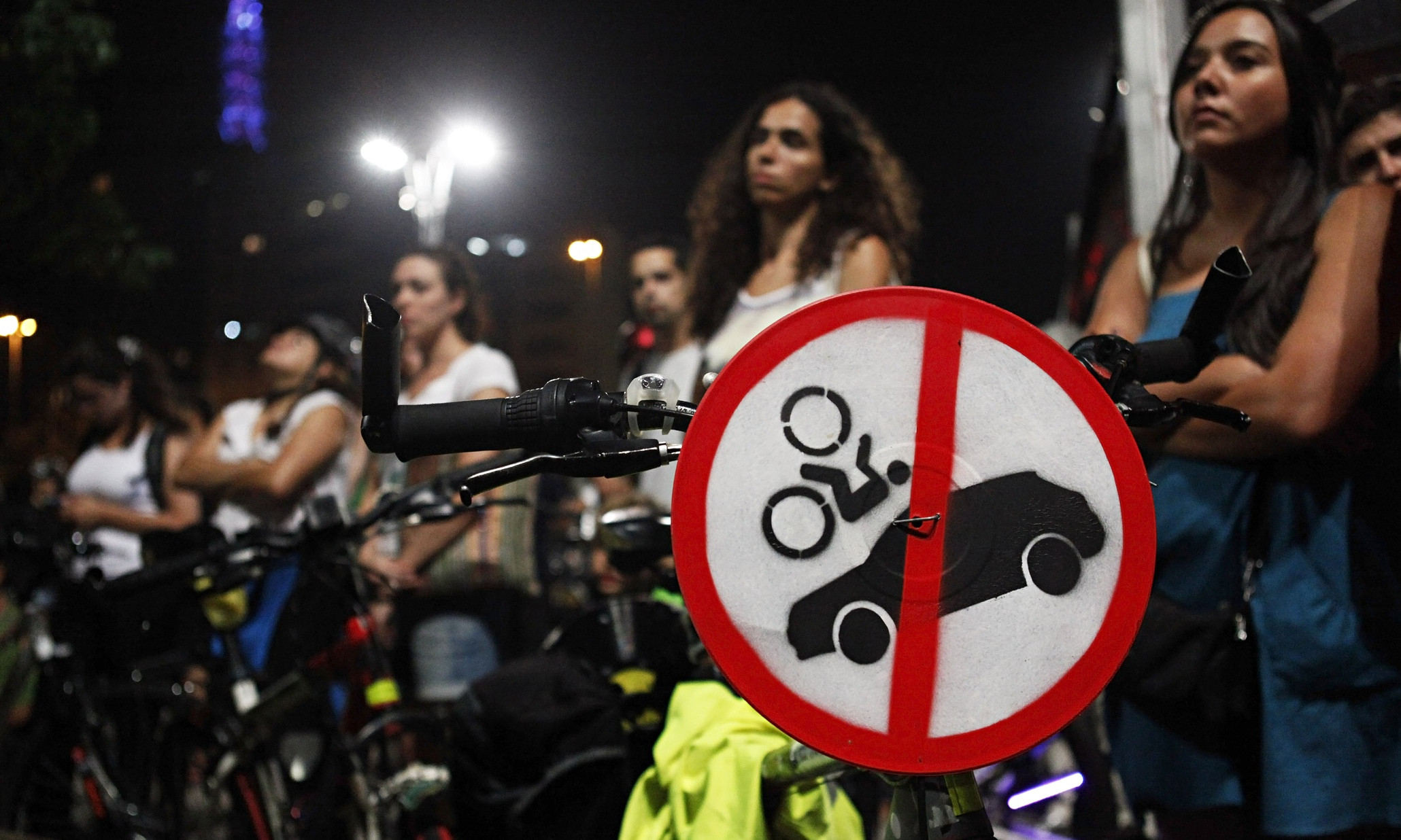 Προσκλήσεις για το ντοκιμαντέρ «Bikes vs Cars» στο CineDoc