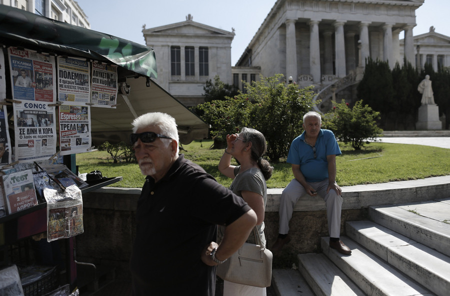 Επισκόπηση Τύπου: Ο ΣΥΡΙΖΑ κοιτά εκτός και η ΝΔ κοιτά εντός
