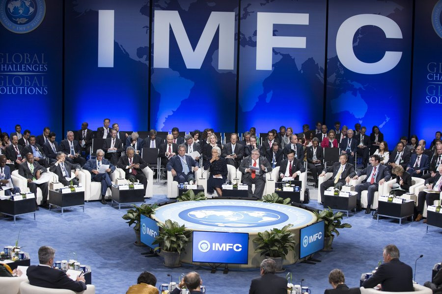 Handelsblatt: Η ελάφρυνση χρέους συζητείται στο περιθώριο της Συνόδου του ΔΝΤ στο Περού