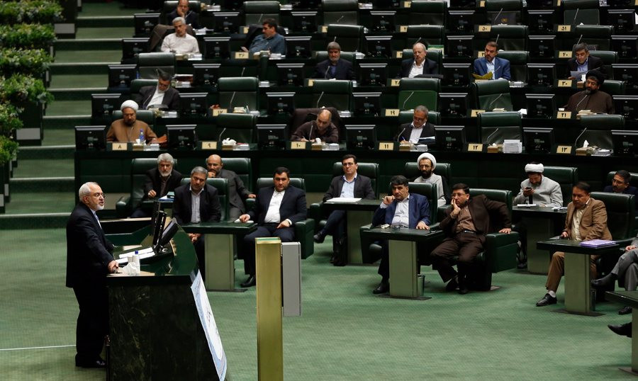 Η Βουλή του Ιράν έδωσε πράσινο φως στη συμφωνία για τα πυρηνικά