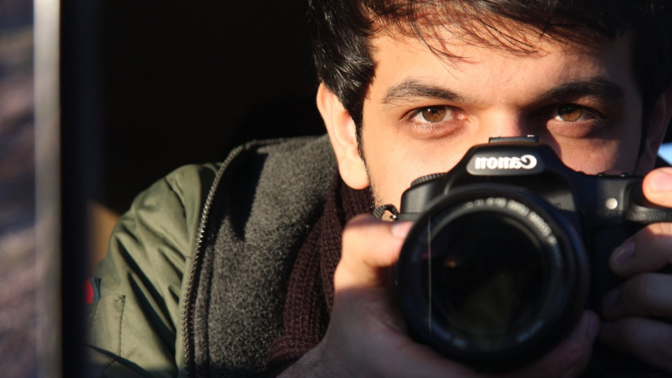 Ιρανός σκηνοθέτης καταδικάστηκε σε 6 χρόνια φυλάκισης και 223 μαστιγώματα