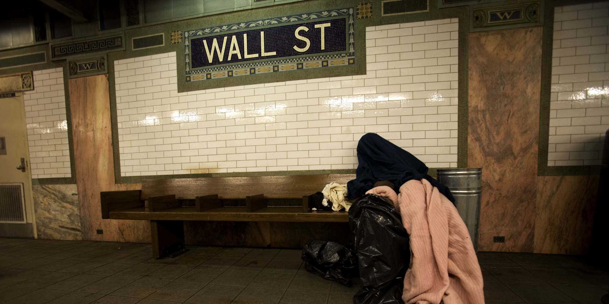 Νέα Υόρκη: Ο διευθυντής της Αστυνομίας απαγόρευσε στους αστέγους να κοιμούνται στο μετρό