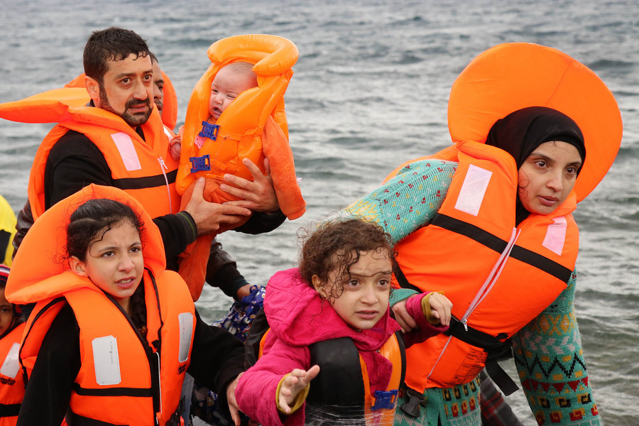 Δημοσκόπηση: Τι σκέφτονται οι Έλληνες για τους πρόσφυγες