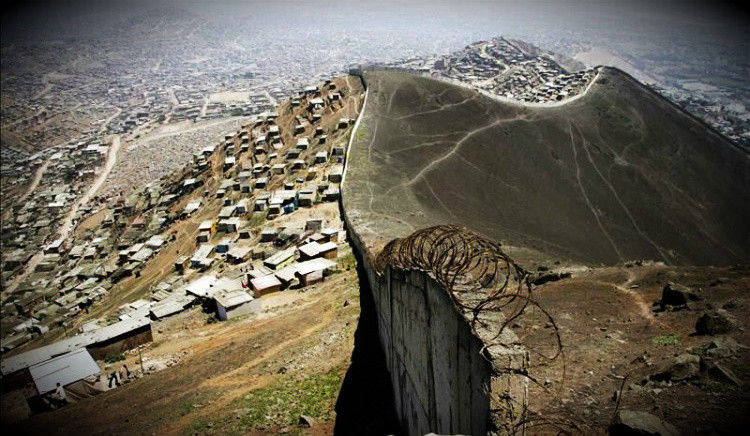 Τείχος χωρίζει φτωχούς και πλούσιους στο Περού [ΒΙΝΤΕΟ]
