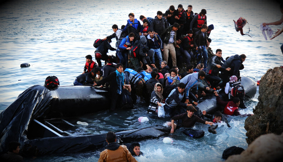 Νεκρά παιδιά, άνδρες και γυναίκες σε νέα προσφυγικά ναυάγια
