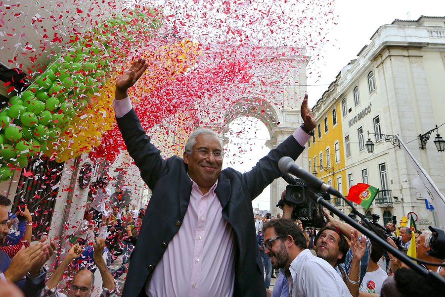Πορτογαλία: Σοσιαλιστές και Αριστερά έτοιμοι να ρίξουν τον Κοέλιο