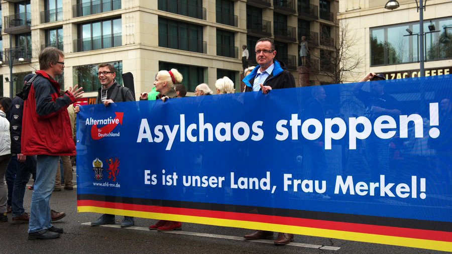 Διαδηλώσεις κατά της Μέρκελ για το προσφυγικό από την «Εναλλακτική για τη Γερμανία»