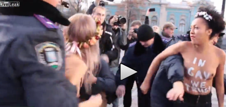 Οι FEMEΝ έξω από το ουκρανικό κοινοβούλιο κατά της ομοφοβίας [ΒΙΝΤΕΟ]