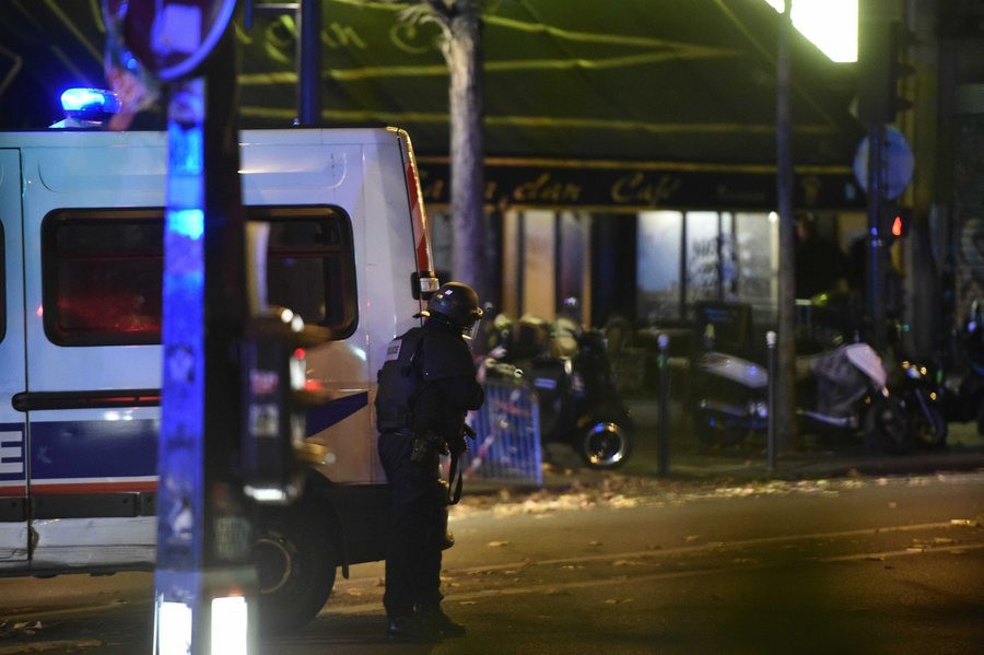Σοκαρισμένος ο Κάμερον από τις επιθέσεις στο Παρίσι