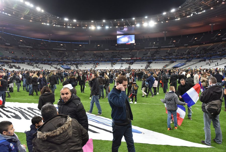 Αναβάλλονται οι αθλητικοί αγώνες στη Γαλλία – Σκέψεις και για «μεταφορά» του Euro 2016