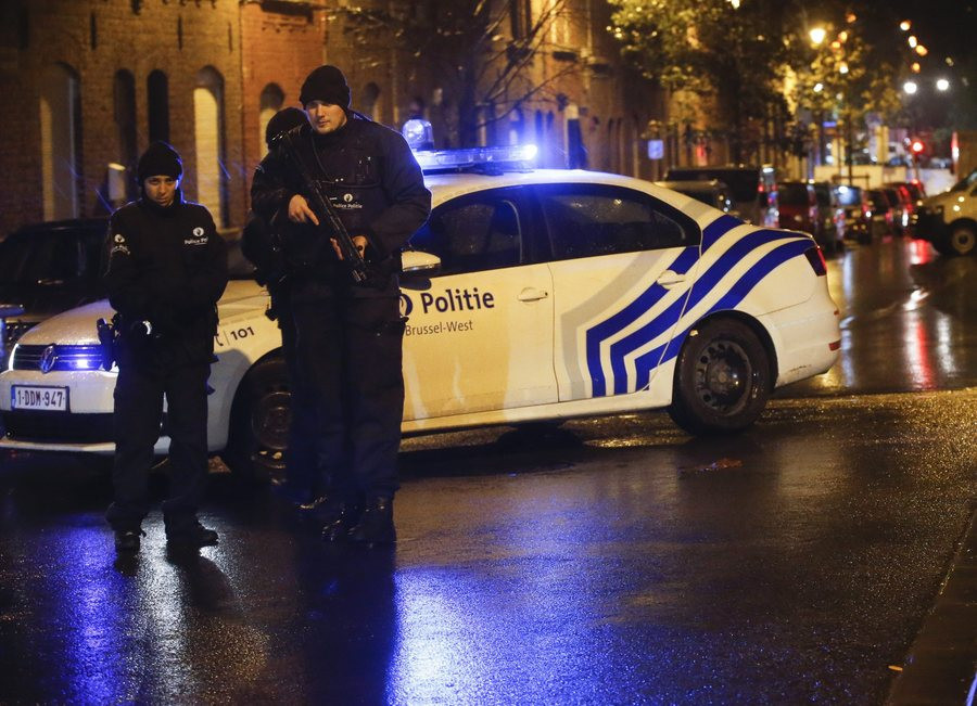 Βρυξέλλες: Μεγάλη αντιτρομοκρατική επιχείρηση με συλλήψεις για τις επιθέσεις του Παρισιού