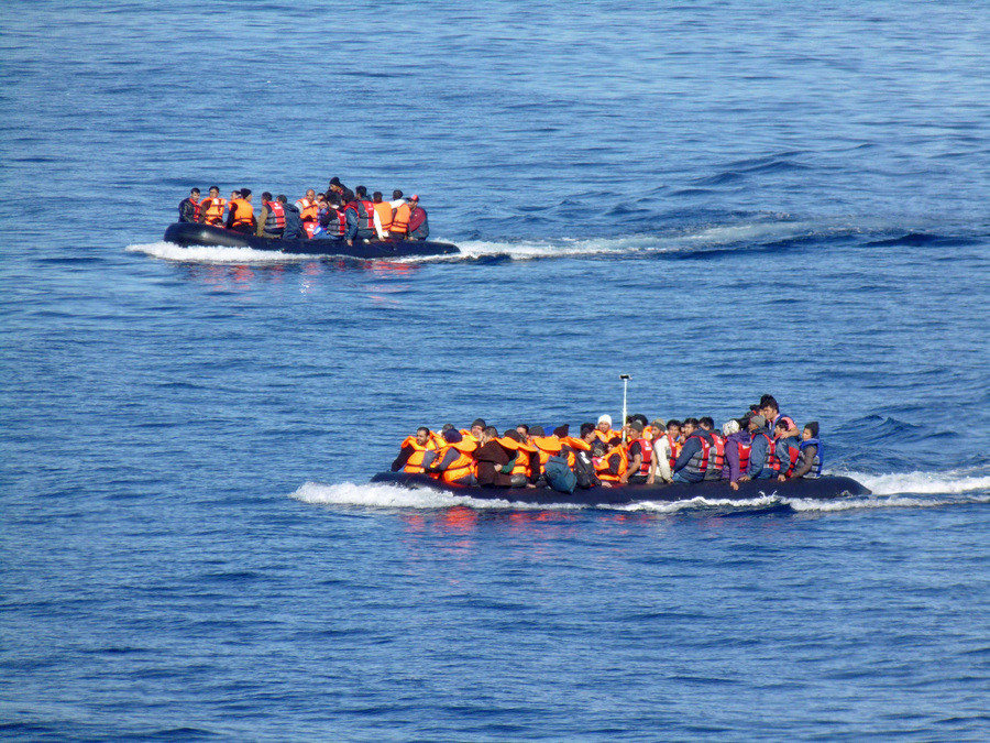 Διακινητές εγκατέλειψαν 170 πρόσφυγες στην ακατοίκητη νησίδα Γιούρα