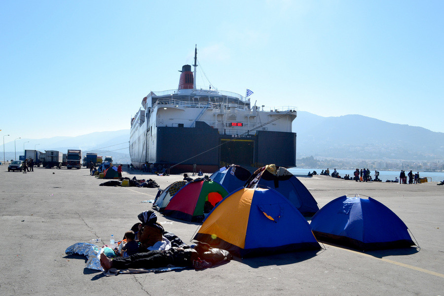 Ακόμη 5.000 πρόσφυγες από τα νησιά στον Πειραιά