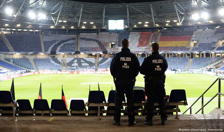 Εκκενώθηκε το γήπεδο του αγώνα Γερμανίας – Ολλανδίας λόγω «ισχυρής απειλής»