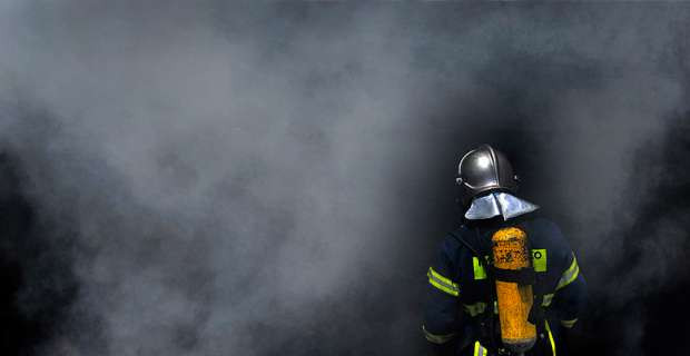 Δύο νεκροί από πυρκαγιές σε σπίτια σε Αθήνα και Λάρισα