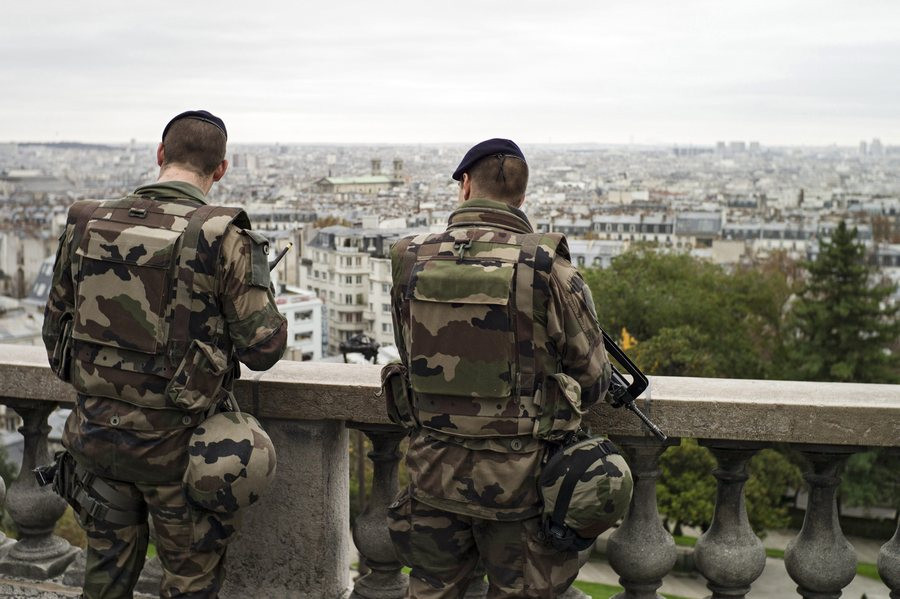 Γαλλία: Επίθεση με μαχαίρι κατά εκπαιδευτικού από «υποστηρικτές του Ισλαμικού Κράτους»