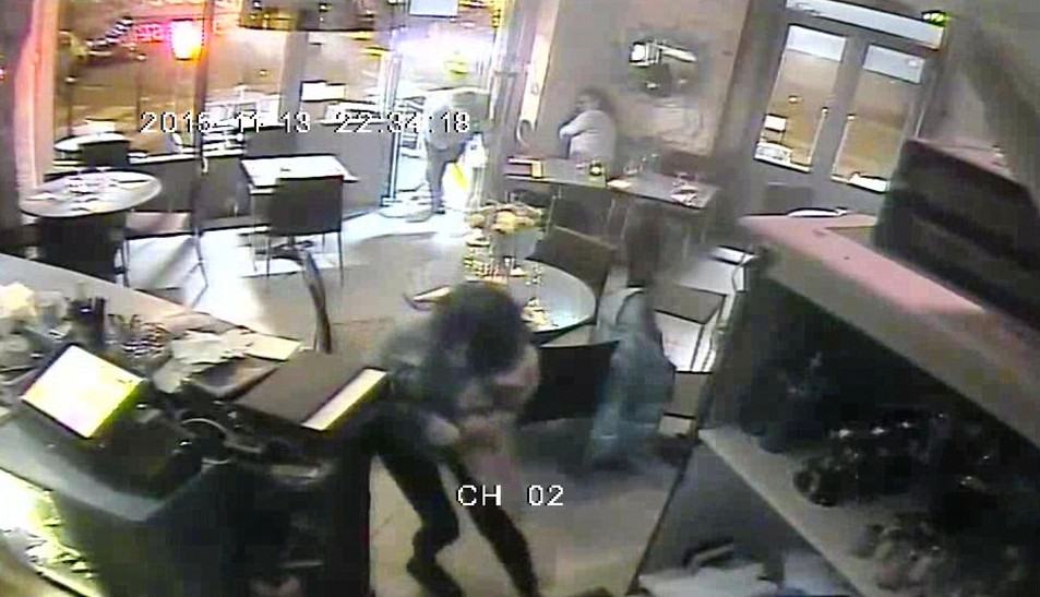 Βίντεο από την τρομοκρατική επίθεση σε εστιατόριο στο Παρίσι