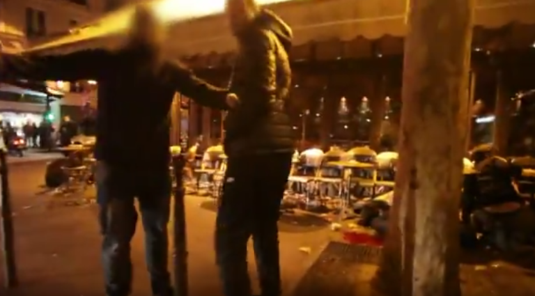 Τα πρώτα δευτερόλεπτα μετά την επίθεση στο Café Bière στο Παρίσι [ΒΙΝΤΕΟ]