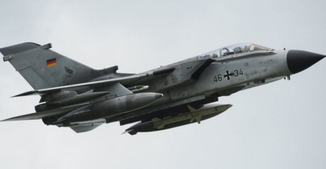 Η Γερμανία στέλνει αναγνωριστικά Tornado κατά των τζιχαντιστών