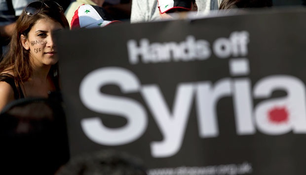 Οι Βρετανοί διαδηλώνουν κατά των αεροπορικών επιδρομών στη Συρία