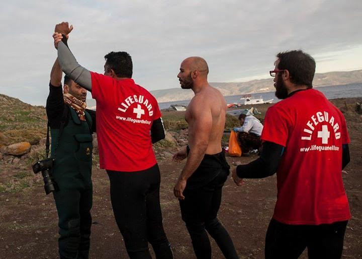 Καταγγελία: Επίθεση στον φωτογράφο Άρη Μεσσίνη από «φασιστοειδή ντυμένα ναυαγοσώστες»