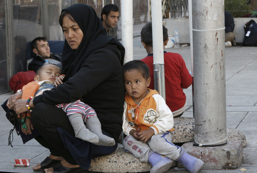 Πάνω από 4.000 πρόσφυγες έφτασαν στον Πειραιά