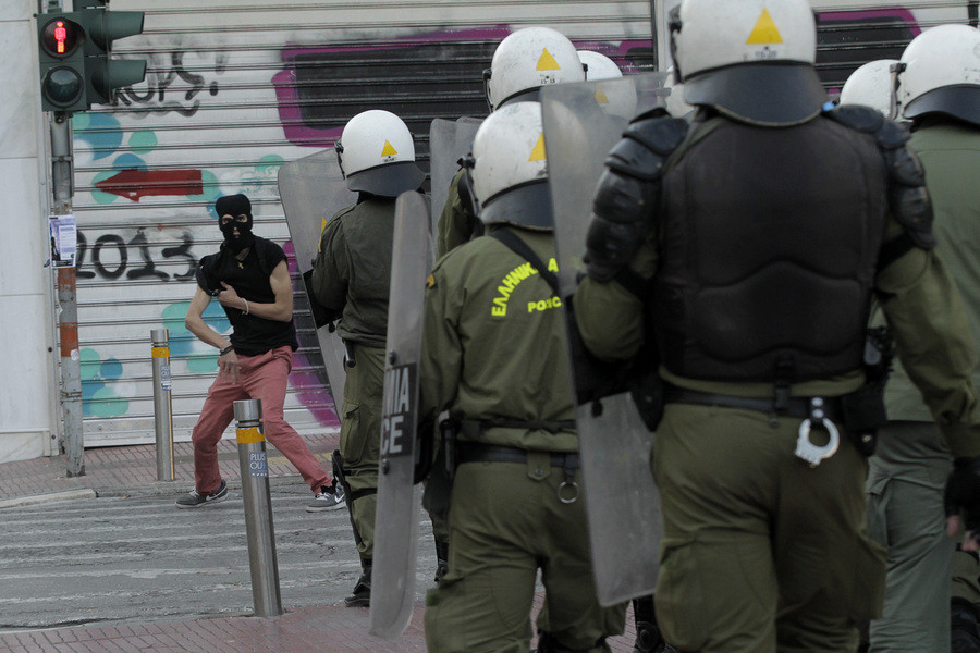 Θεσσαλονίκη: Μικρής έκτασης επεισόδια μετά τη λήξη της πορείας για τον Γρηγορόπουλο [ΒΙΝΤΕΟ]