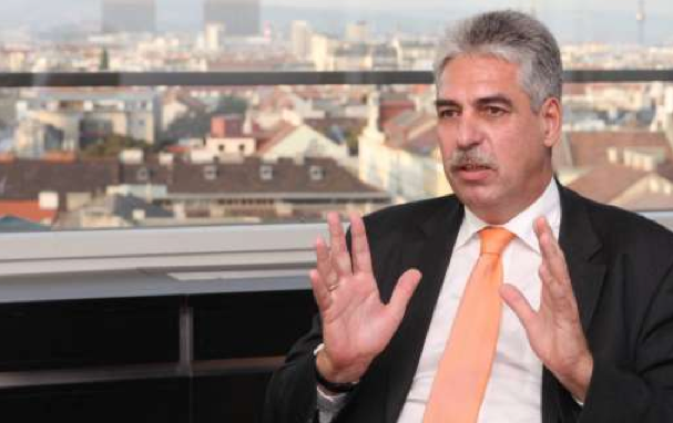 Τους βουλευτές ΣΥΡΙΖΑ και ΑΝΕΛ «μετράει» ο Αυστριακός υπουργός Οικονομικών