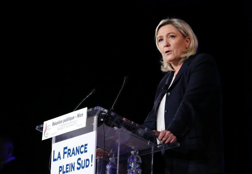Η Γαλλία πέφτει, παρασύροντας την Ευρώπη