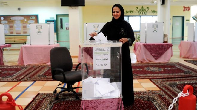Η πρώτη γυναίκα δημοτική σύμβουλος στη Σαουδική Αραβία