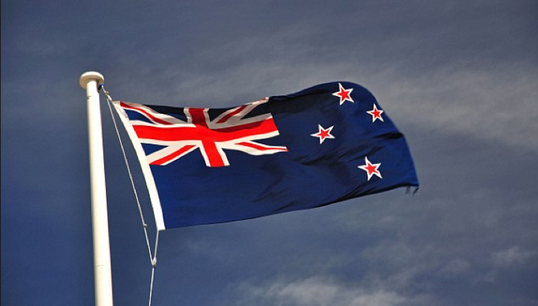 Η Νέα Ζηλανδία αλλάζει από σήμερα σημαία – Οι δύο επικρατέστερες