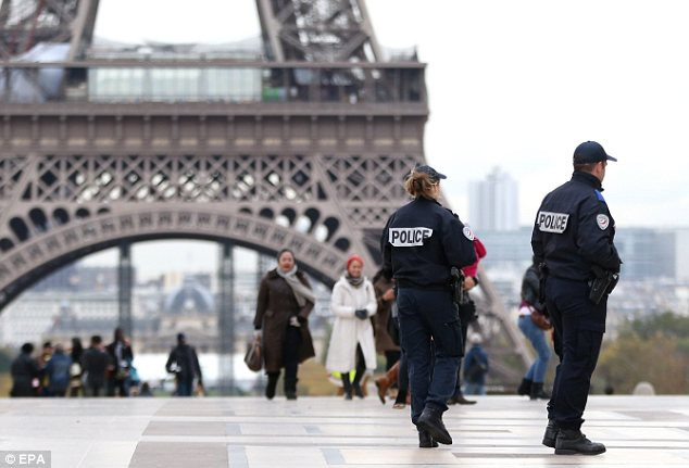 Σύλληψη υπόπτου που συνδέεται με τις τρομοκρατικές επιθέσεις στο Παρίσι
