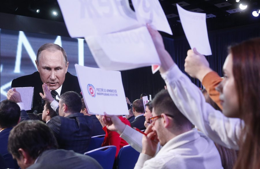 Ρεκόρ! 1.400 δημοσιογράφοι «ανακρίνουν» τον Πούτιν [ΒΙΝΤΕΟ]