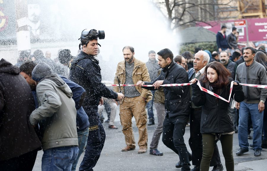 Δακρυγόνα εναντίον διαδηλωτών στην Κωνσταντινούπολη