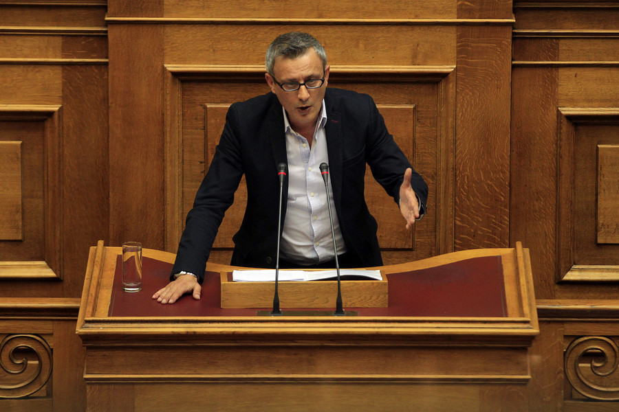Βουλευτής του ΣΥΡΙΖΑ χαρακτήρισε «ηλίθιες» τις δηλώσεις του Βαρουφάκη [ΒΙΝΤΕΟ]