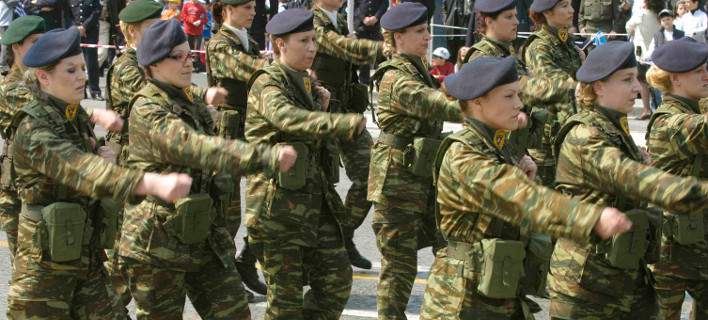 Γυναίκες στα χακί: Το σχέδιο Καμμένου για στράτευση των γυναικών