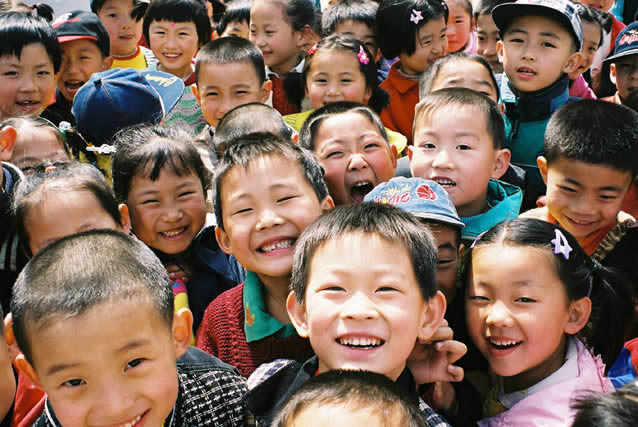 Η Κίνα θα επιτρέπει στα ζευγάρια να κάνουν και δεύτερο παιδί