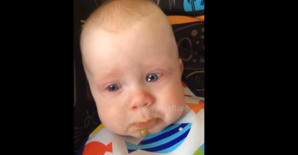Μωράκι συγκινείται την ώρα που του τραγουδάει η μαμά του και γίνεται viral [BINTEO]
