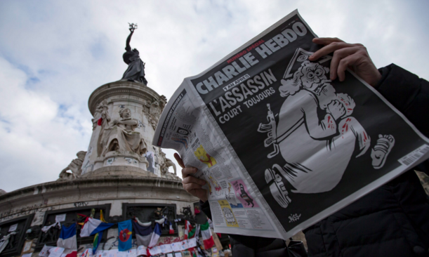 Η Γαλλία τίμησε τα θύματα της τρομοκρατίας του 2015 στην Πλας ντε λα Ρεπουμπλίκ