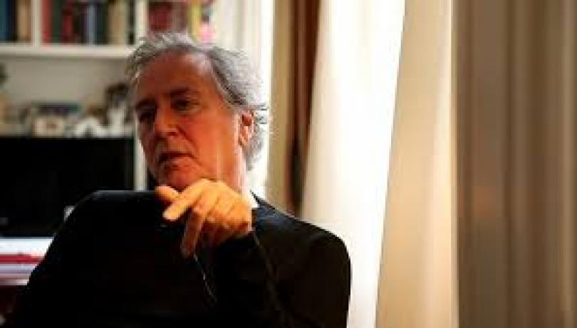 Νίκος Παναγιωτόπουλος: Ο σκηνοθέτης που πετούσε τα προσχήματα στα σκουπίδια με κρότο