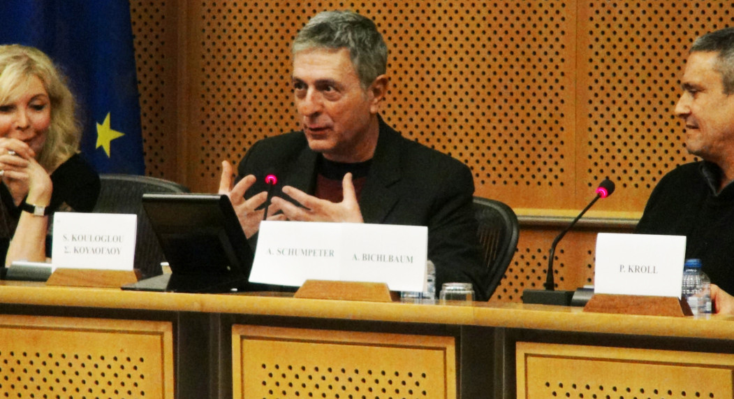 «Πεθαίνοντας στο γέλιο»: Mεγάλο αφιέρωμα για το Charlie Hebdo στο Ευρωκοινοβούλιο