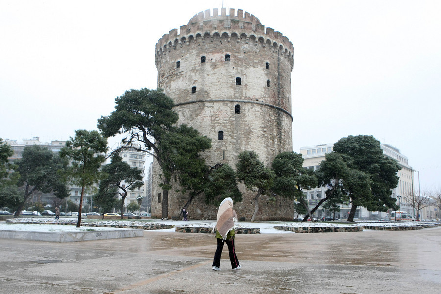 Χιόνια στη Θεσσαλονίκη – Πού χρειάζονται αλυσίδες