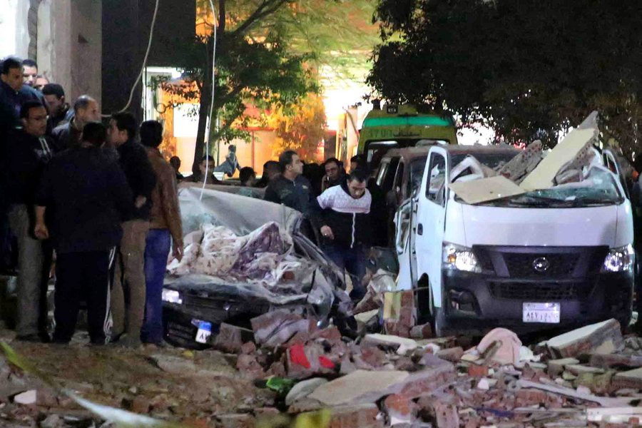 Εννέα νεκροί από βομβιστική επίθεση στο Κάιρο