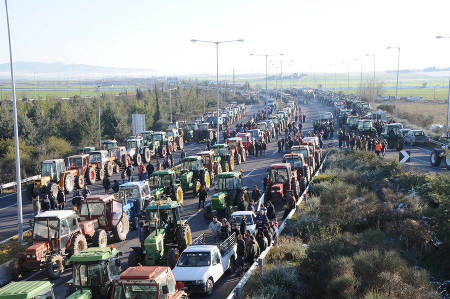 Οι δρόμοι που έχουν κλείσει οι αγρότες από Έβρο μέχρι Κρήτη