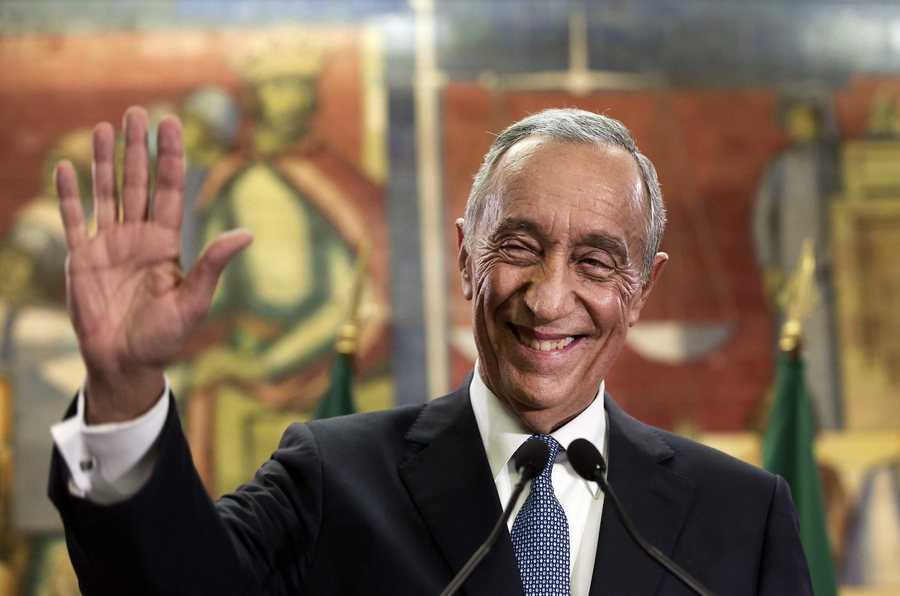 Ο κεντροδεξιός ντε Σόουζα είναι ο νέος πρόεδρος της Πορτογαλίας από τον α’ γύρο