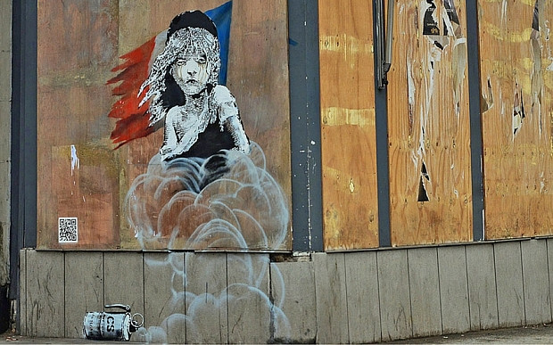 O Banksy κατακρίνει τη Γαλλία για το προσφυγικό και.. «εργάτες» τον λογοκρίνουν [ΒΙΝΤΕΟ]