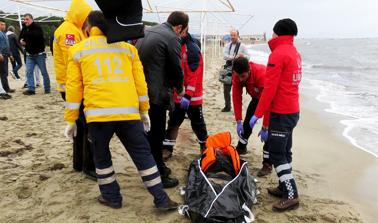 Τουλάχιστον πέντε νεκροί σε νέο προσφυγικό ναυάγιο