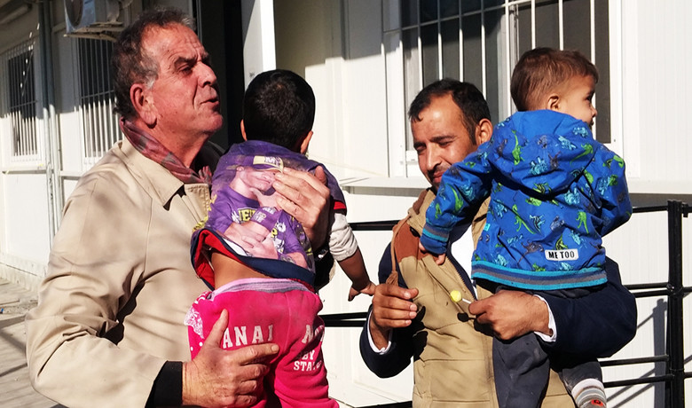 Μουζάλας: Δύο χώροι φιλοξενίας προσφύγων σε Αθήνα και Θεσσαλονίκη
