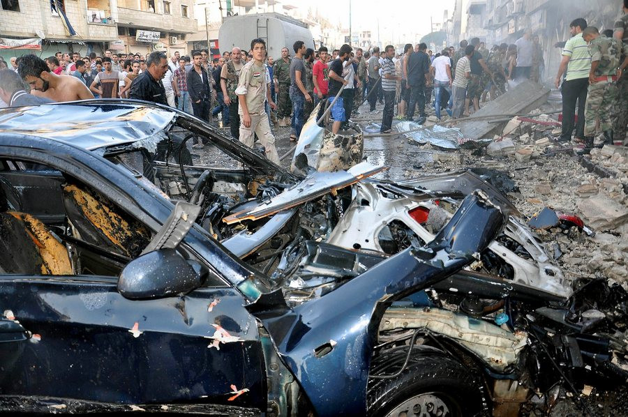 Δεκάδες νεκροί και τραυματίες από τριπλή βομβιστική επίθεση στη Δαμασκό