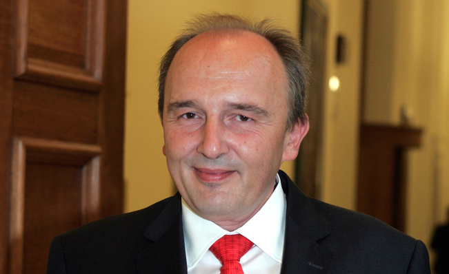 Πρώην βουλευτής της ΝΔ έπαιρνε 10.000 ευρώ το μήνα από το νοσοκομείο «Ελπίς»
